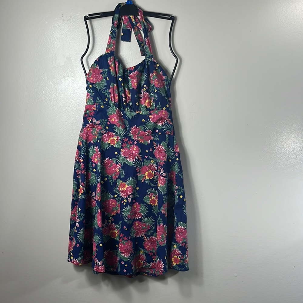 Chelsey  Floral halter midi dress blue size L